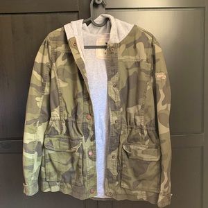 Abercrombie Kids Girl’s camo sweater/coat